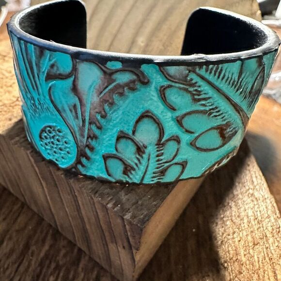 Boho Southwestern Leather Turquoise Floral Wide Cuff Bangle Bracelet, Ships in - Picture 10 of 11